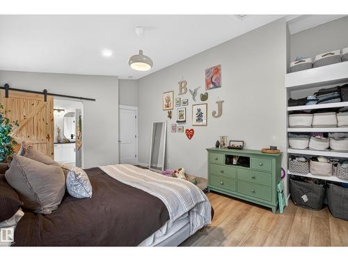 7 Lindsay Av, Spruce Grove, AB - Indoor Photo Showing Bedroom