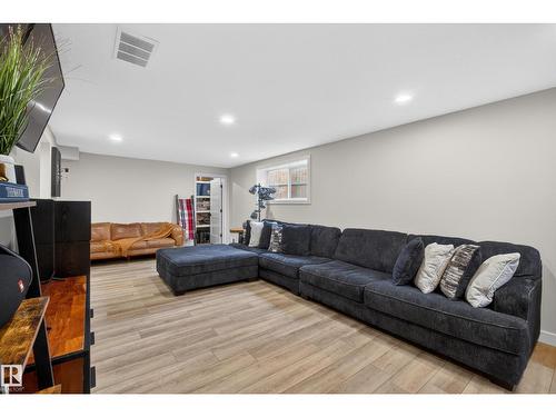 7 Lindsay Av, Spruce Grove, AB - Indoor