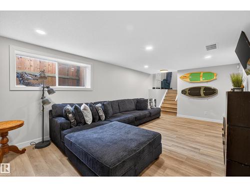 7 Lindsay Av, Spruce Grove, AB - Indoor Photo Showing Other Room