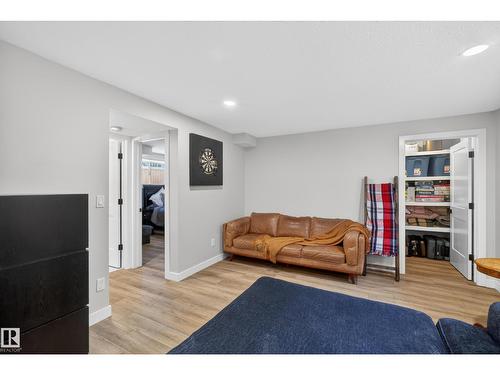 7 Lindsay Av, Spruce Grove, AB - Indoor