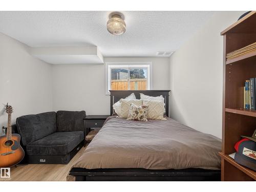 7 Lindsay Av, Spruce Grove, AB - Indoor Photo Showing Bedroom