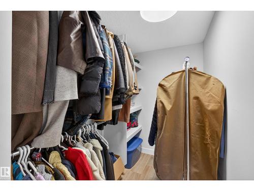 7 Lindsay Av, Spruce Grove, AB - Indoor With Storage