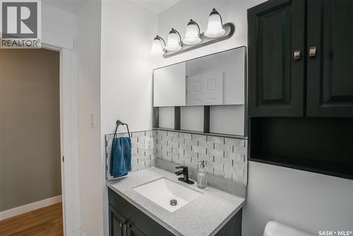346 Brock Crescent, Saskatoon, SK - Indoor Photo Showing Bathroom