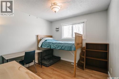 346 Brock Crescent, Saskatoon, SK - Indoor Photo Showing Bedroom