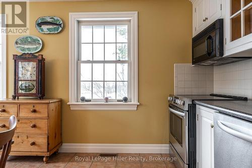 530 Holmes Street, Central Huron (Goderich), ON - Indoor Photo Showing Kitchen