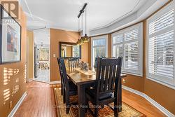 Bright dining room - 