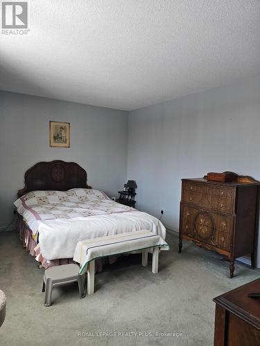 4170 Treetop Crescent, Mississauga, ON - Indoor Photo Showing Bedroom