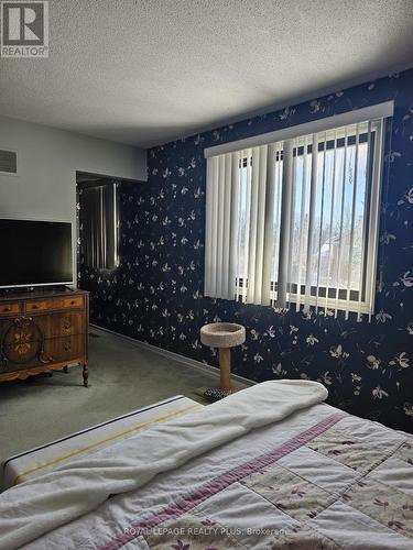 4170 Treetop Crescent, Mississauga, ON - Indoor Photo Showing Bedroom