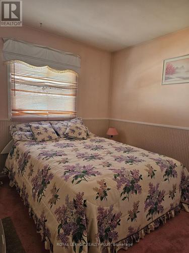 4170 Treetop Crescent, Mississauga, ON - Indoor Photo Showing Bedroom