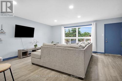 25 - 450 Pond Mills Road, London South, ON - Indoor Photo Showing Living Room