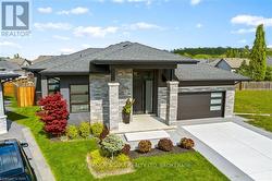 13 FRANCESCO CRESCENT  St. Catharines (Rykert/Vansickle), ON L2S 4C7