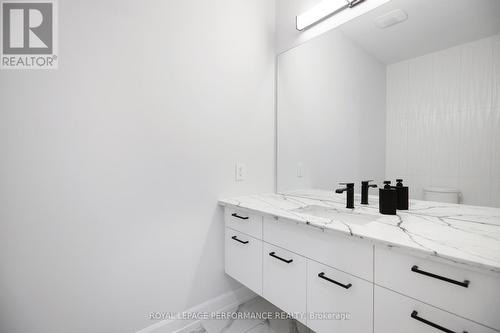 1709 Fisher Ave Avenue, Ottawa, ON - Indoor Photo Showing Bathroom