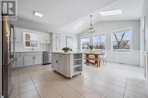 73 Amsterdam Crescent, Guelph (Pineridge/Westminster Woods), ON - Indoor Photo Showing Kitchen