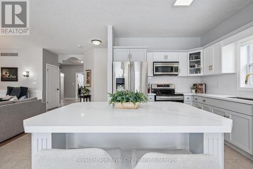 73 Amsterdam Crescent, Guelph (Pineridge/Westminster Woods), ON - Indoor Photo Showing Kitchen With Stainless Steel Kitchen With Upgraded Kitchen