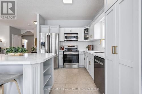 73 Amsterdam Crescent, Guelph (Pineridge/Westminster Woods), ON - Indoor Photo Showing Kitchen With Stainless Steel Kitchen With Upgraded Kitchen