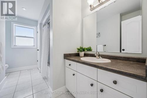 73 Amsterdam Crescent, Guelph (Pineridge/Westminster Woods), ON - Indoor Photo Showing Bathroom