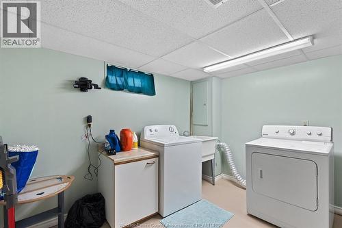 1077 Laporte, Windsor, ON - Indoor Photo Showing Laundry Room
