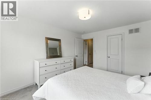 377 Glancaster Road Unit# 37, Ancaster, ON - Indoor Photo Showing Bedroom