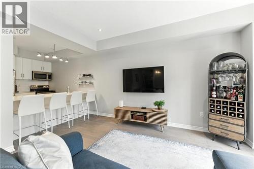 377 Glancaster Road Unit# 37, Ancaster, ON - Indoor Photo Showing Living Room