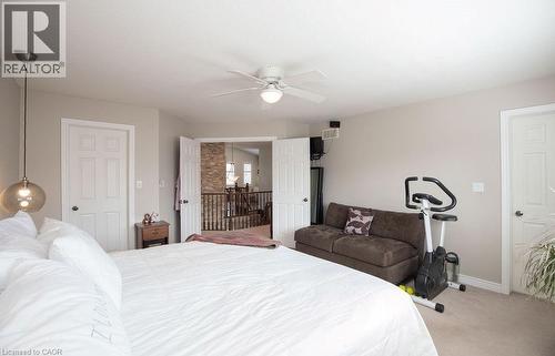 15 Meadowbank Drive, Hamilton, ON - Indoor Photo Showing Bedroom