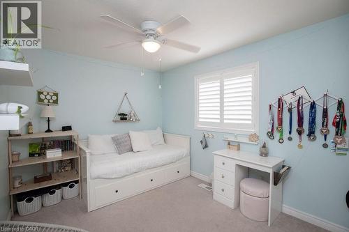 15 Meadowbank Drive, Hamilton, ON - Indoor Photo Showing Bedroom