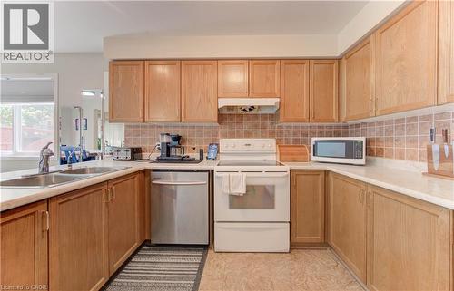 916 Veronica Court, Kitchener, ON - Indoor Photo Showing Kitchen With Double Sink