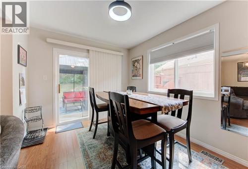 916 Veronica Court, Kitchener, ON - Indoor Photo Showing Dining Room