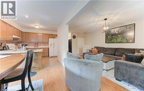 916 Veronica Court, Kitchener, ON - Indoor