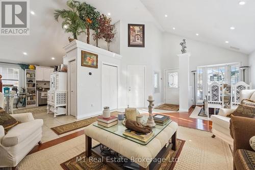 84 Porter Court, Guelph (Pineridge/Westminster Woods), ON - Indoor Photo Showing Living Room