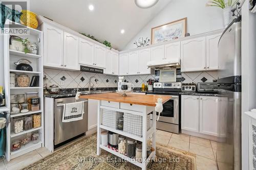 84 Porter Court, Guelph (Pineridge/Westminster Woods), ON - Indoor Photo Showing Kitchen