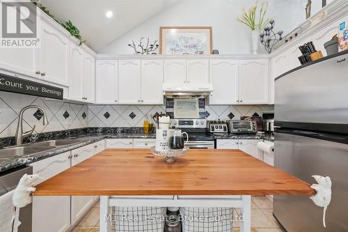 84 Porter Court, Guelph (Pineridge/Westminster Woods), ON - Indoor Photo Showing Kitchen With Double Sink