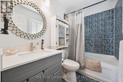 Primary ensuite 4 pc bathroom - 