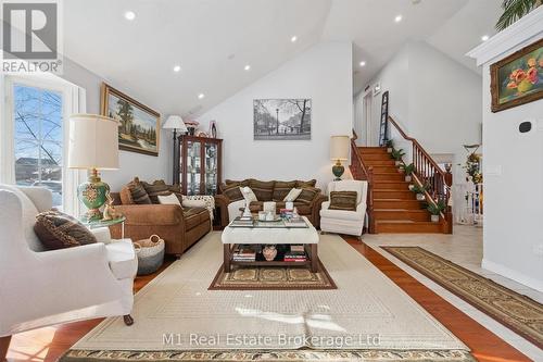 84 Porter Court, Guelph (Pineridge/Westminster Woods), ON - Indoor Photo Showing Living Room