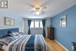 Primary bedroom with semi-ensuite - 