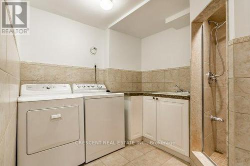 5971 Stonebriar Crescent, Mississauga, ON - Indoor Photo Showing Laundry Room