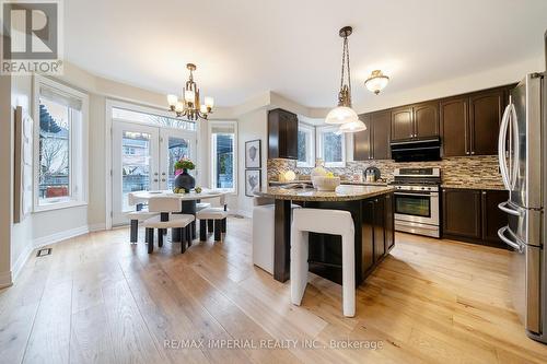 2252 Pine Glen Road, Oakville, ON - Indoor Photo Showing Kitchen With Upgraded Kitchen