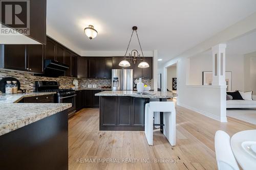 2252 Pine Glen Road, Oakville, ON - Indoor Photo Showing Kitchen With Upgraded Kitchen