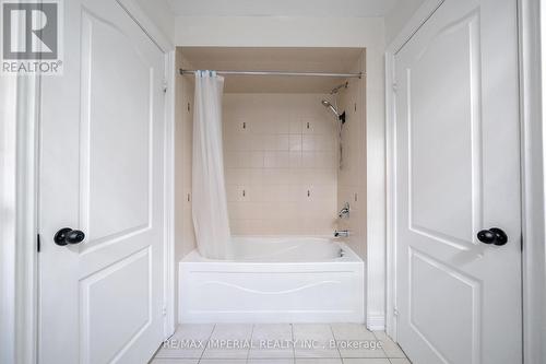 2252 Pine Glen Road, Oakville, ON - Indoor