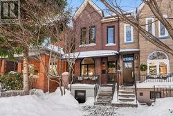 266 DELAWARE AVENUE  Toronto, ON M6H 2T6
