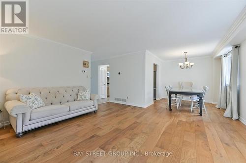 12 of 36 - 378 East 24Th Street, Hamilton, ON - Indoor Photo Showing Living Room