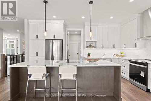 148 - 2261 Linkway Boulevard, London South (South A), ON - Indoor Photo Showing Kitchen With Upgraded Kitchen