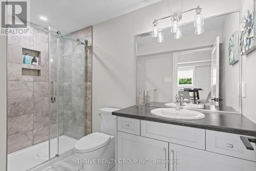 148 - 2261 Linkway Boulevard, London South (South A), ON - Indoor Photo Showing Bathroom