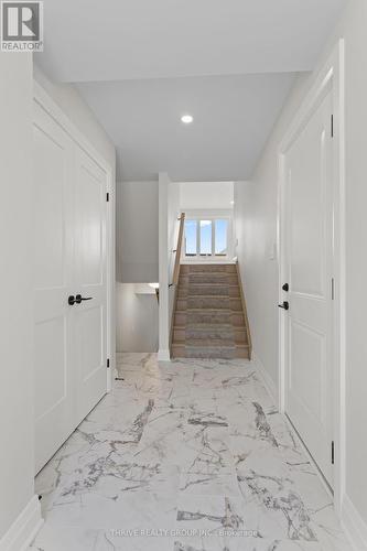 40 - 2261 Linkway Boulevard, London South (South A), ON - Indoor Photo Showing Other Room