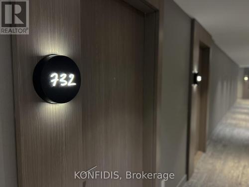 732 - 161 ROEHAMPTON AVENUE  Toronto, ON M4P 0C8