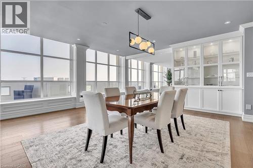 1237 North Shore Boulevard E Unit# 1201, Burlington, ON - Indoor Photo Showing Dining Room