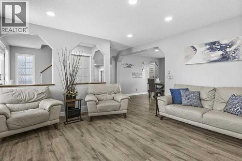 39 Prestwick Heath Se, Calgary, AB - Indoor Photo Showing Living Room