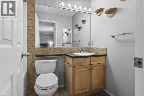 39 Prestwick Heath Se, Calgary, AB - Indoor Photo Showing Bathroom