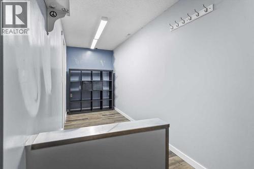 39 Prestwick Heath Se, Calgary, AB - Indoor Photo Showing Other Room