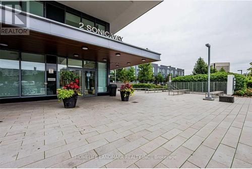 1506 - 2 SONIC WAY  Toronto, ON M3C 0P1