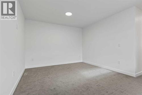90 Heritage Circle, Cochrane, AB - Indoor Photo Showing Other Room